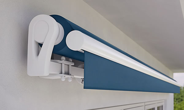 markilux 1300 mit blauem Tuch und Volant